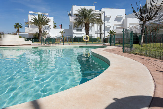 20. fachada piscina